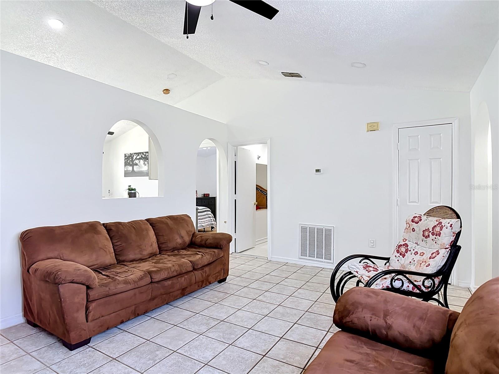 DELTONA LAKES UNIT 05 - Residential