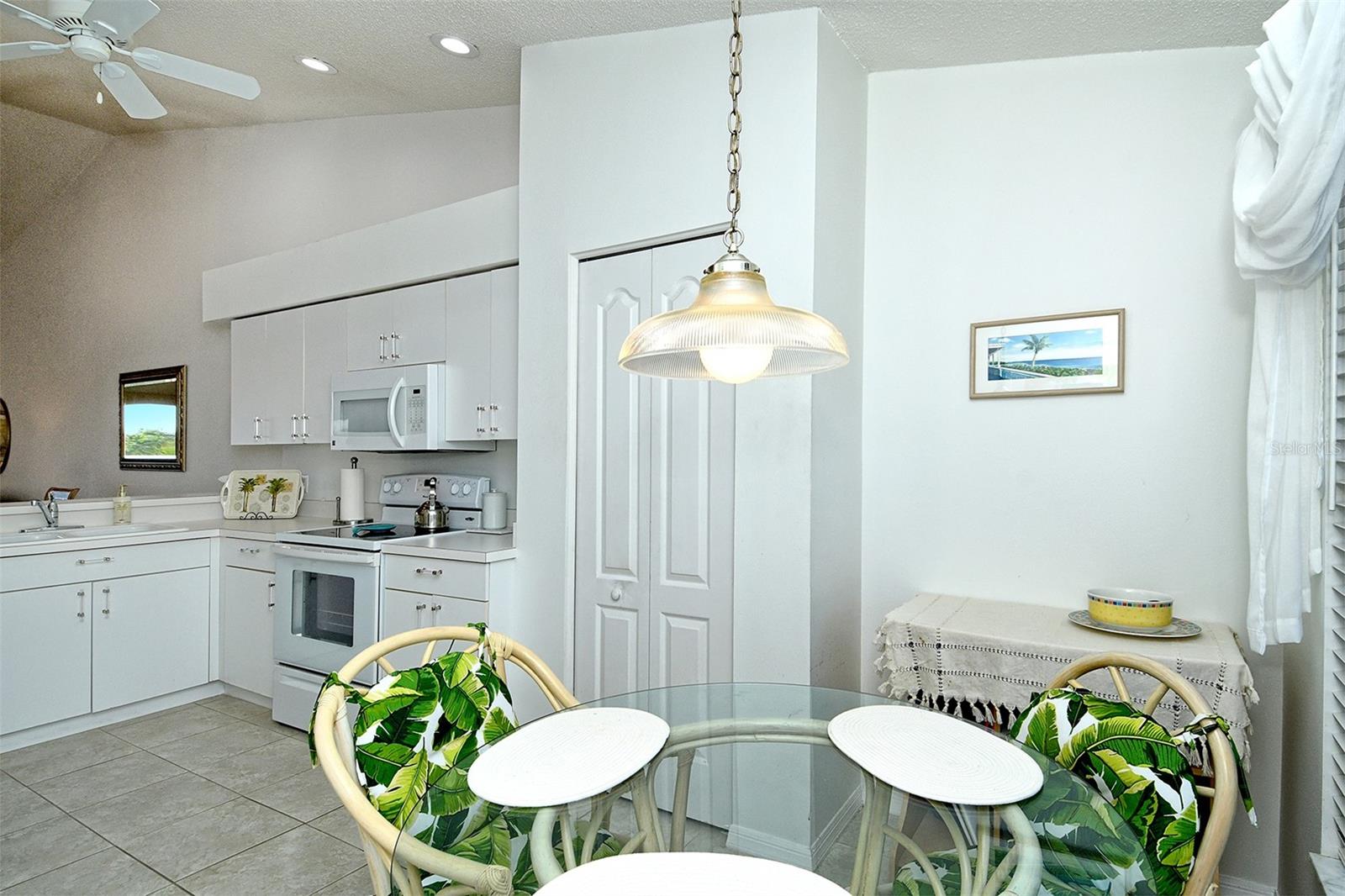 HERITAGE OAKS GOLF & COUNTRY CLUB - Residential