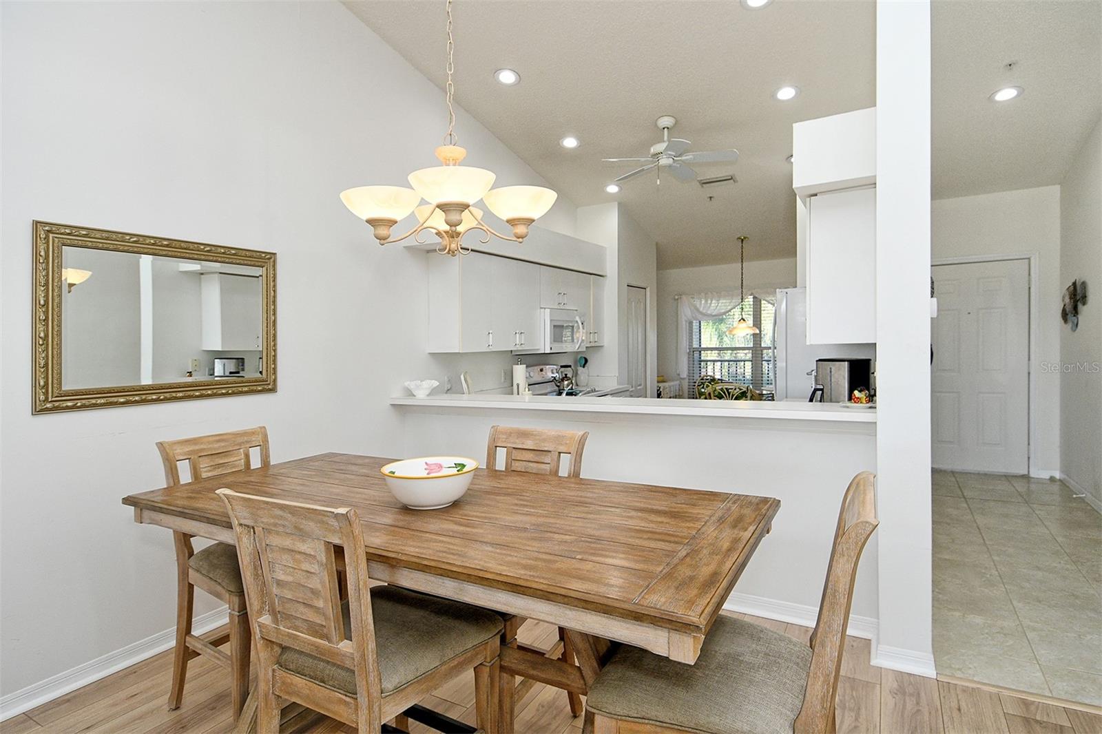 HERITAGE OAKS GOLF & COUNTRY CLUB - Residential