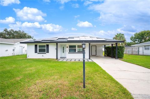 A home in WINTER HAVEN