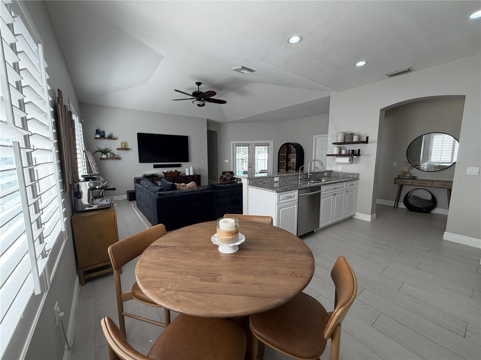 EASTLAKE OAKS PH 4 - Residential