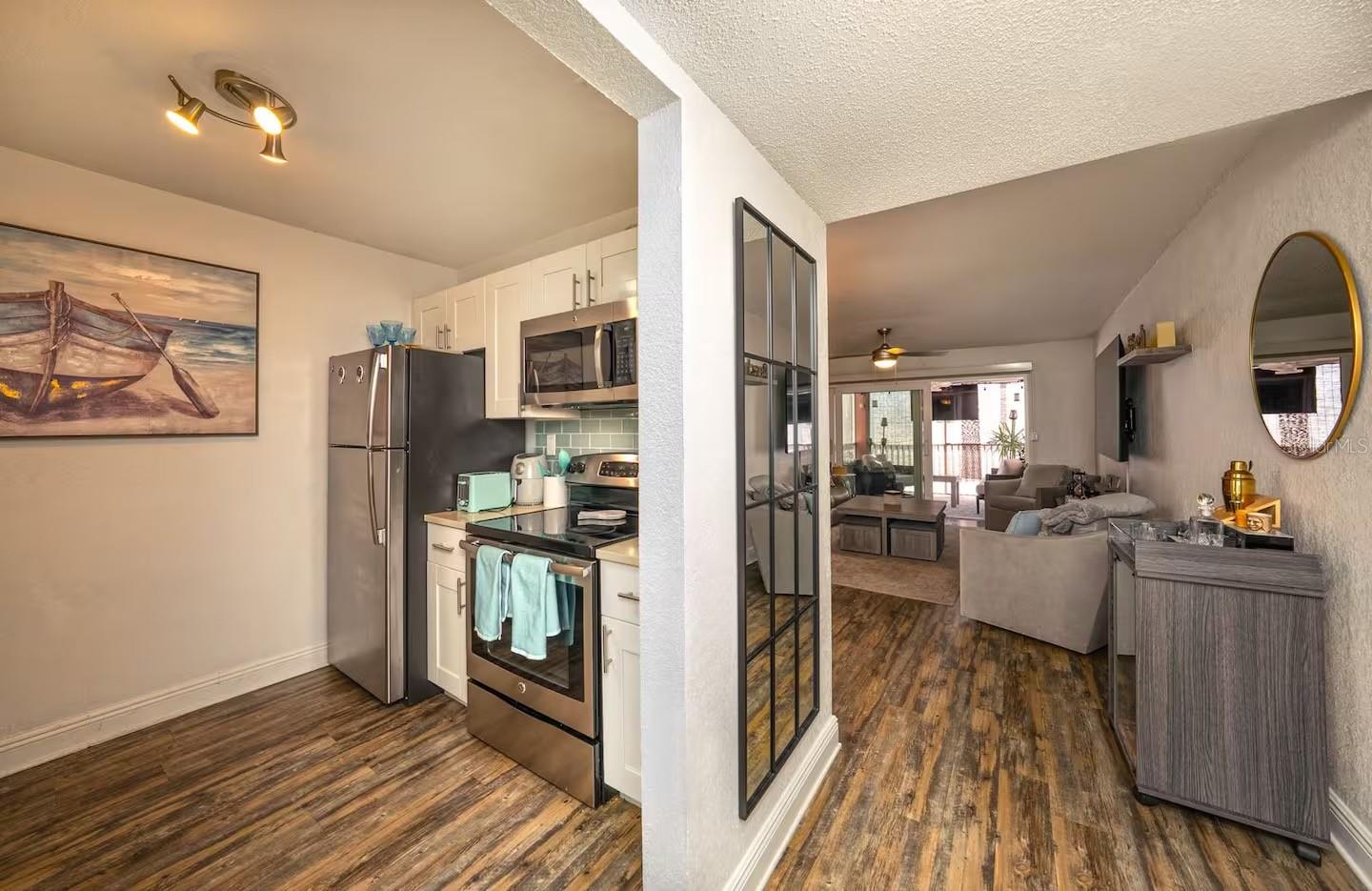 EL MAR CONDO - Residential