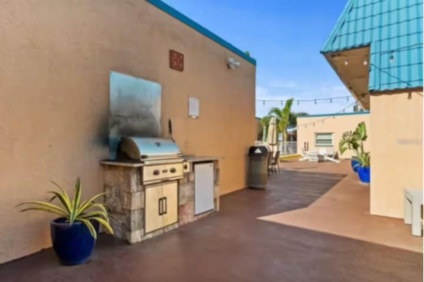 EL MAR CONDO - Residential