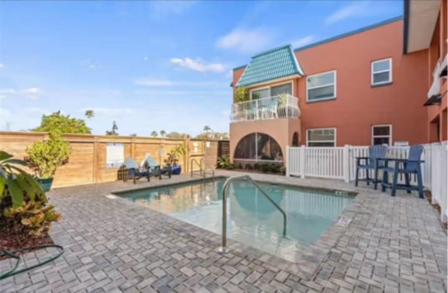 EL MAR CONDO - Residential