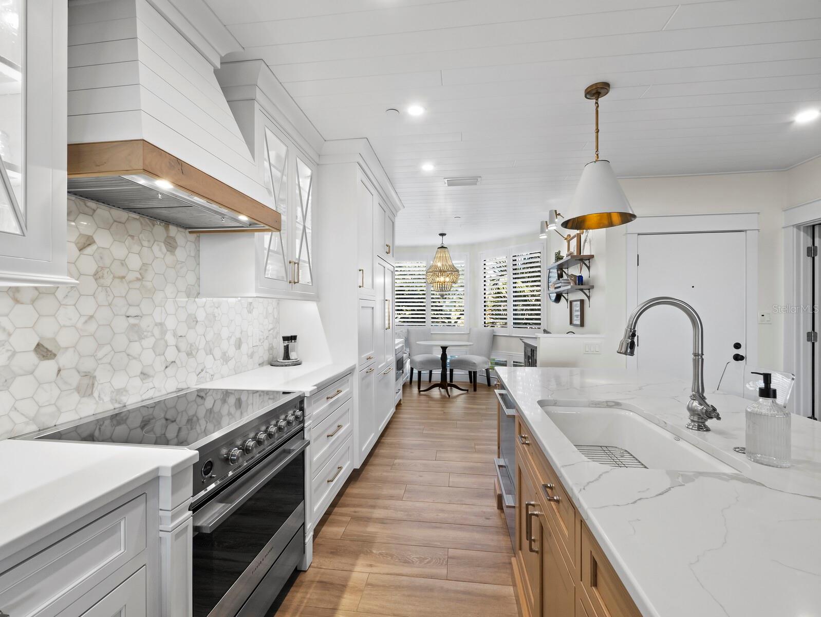 1918 HARBOURSIDE DRIVE 902