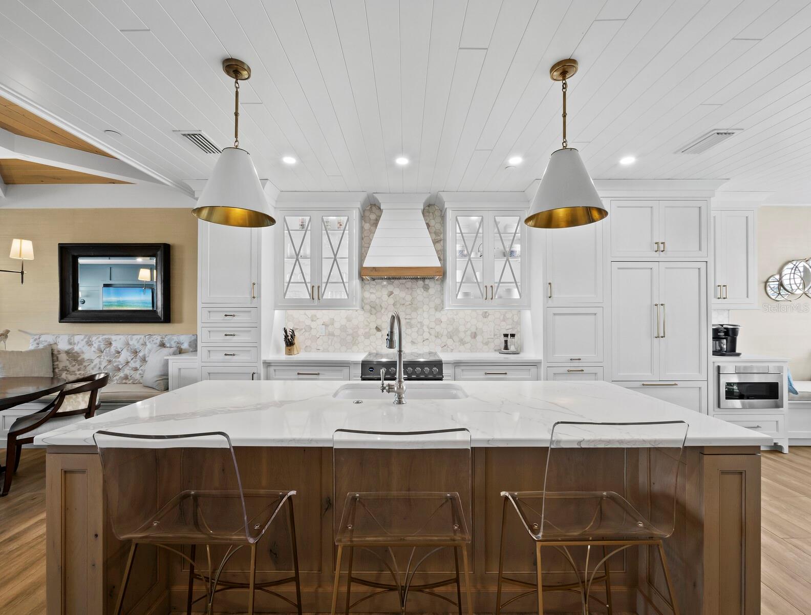 1918 HARBOURSIDE DRIVE 902