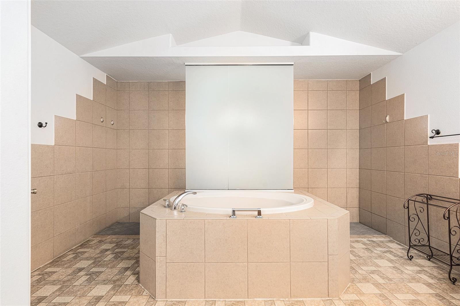 ROYAL HIGHLANDS UNIT 9 - Residential