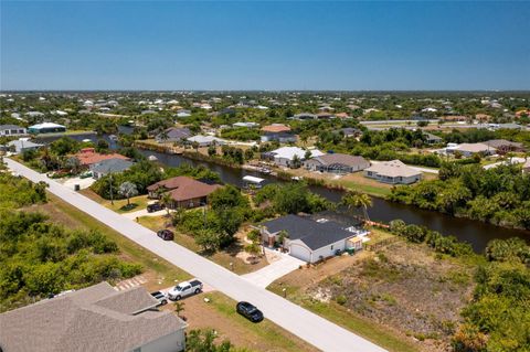 A home in PORT CHARLOTTE