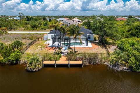 A home in PORT CHARLOTTE