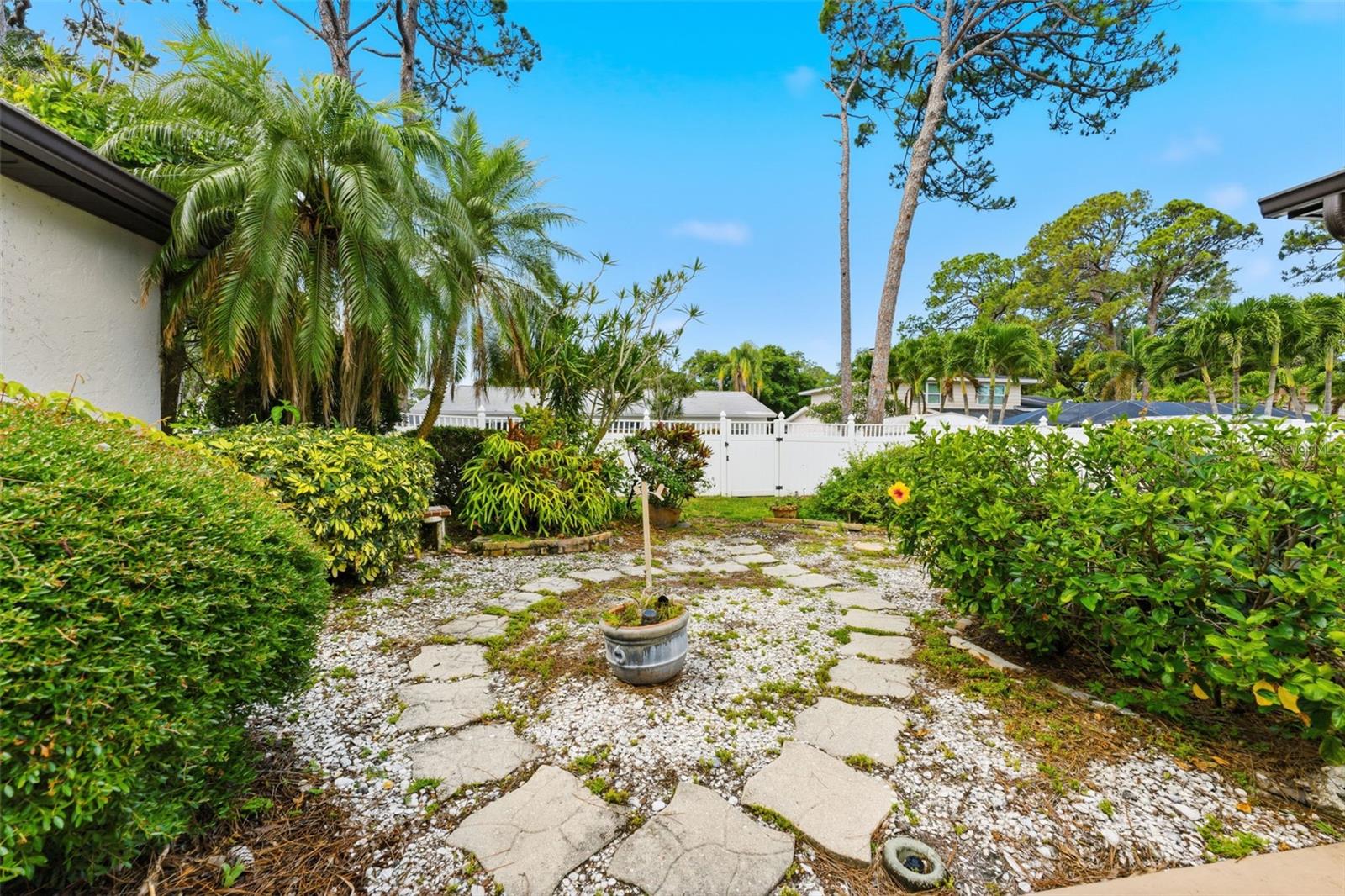 WHISPERING PINES FOREST 4TH ADD - Residential