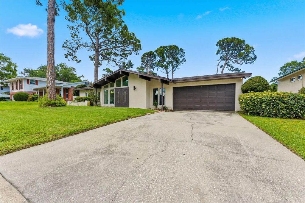 Photo of 14212 84th Terrace, Seminole, FL 33776 (MLS # TB8509594)