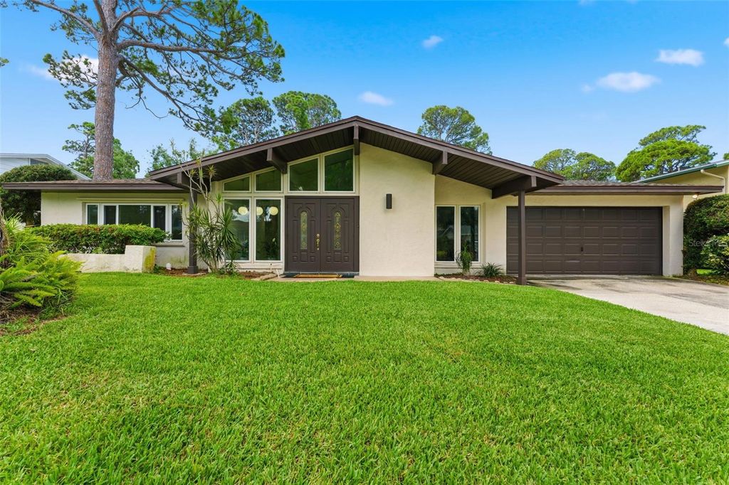 Photo of 14212 84th Terrace, Seminole, FL 33776 (MLS # TB8509594)
