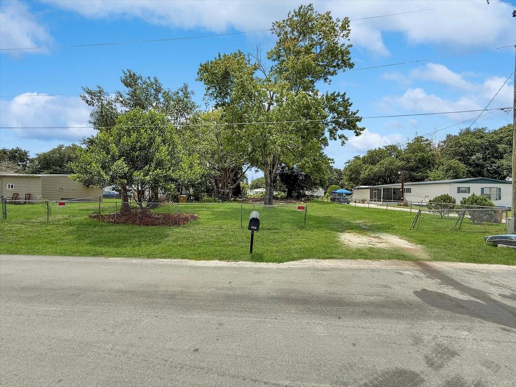 Photo of 2824 Bay Avenue, Kissimmee, FL 34744 (MLS # S5152180)
