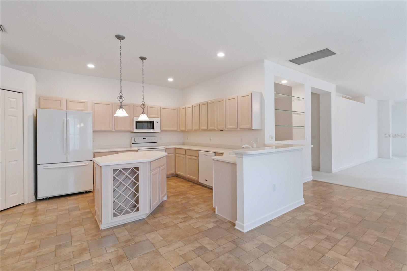 AVALON AT THE VILLAGES OF PALM-AIRE 2 - Residential