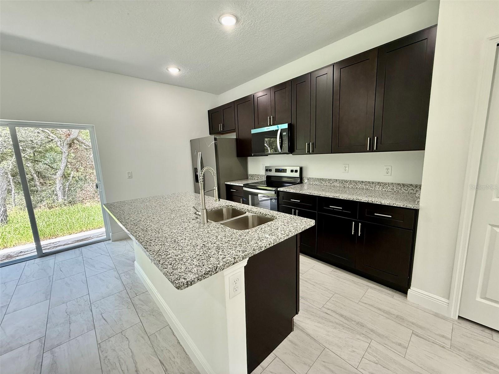 2885 W REDGATE DRIVE