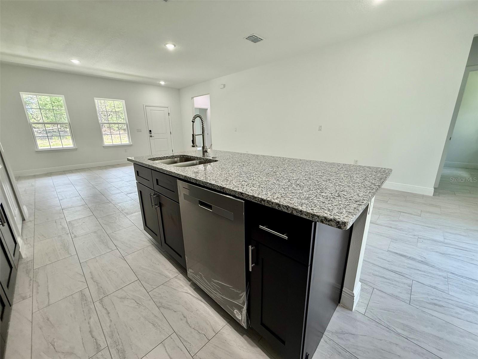 2885 W REDGATE DRIVE