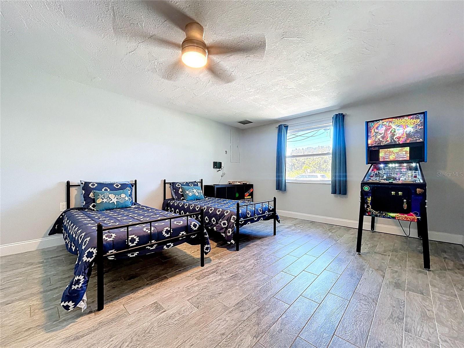 HARBOR ISLES - Residential