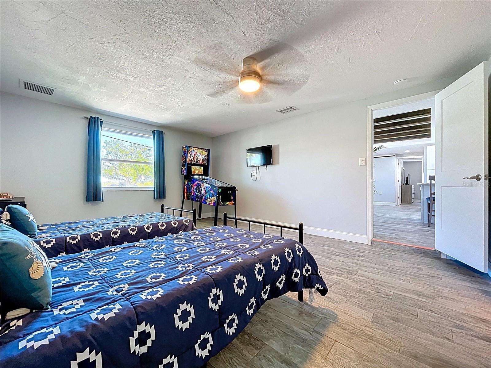 HARBOR ISLES - Residential