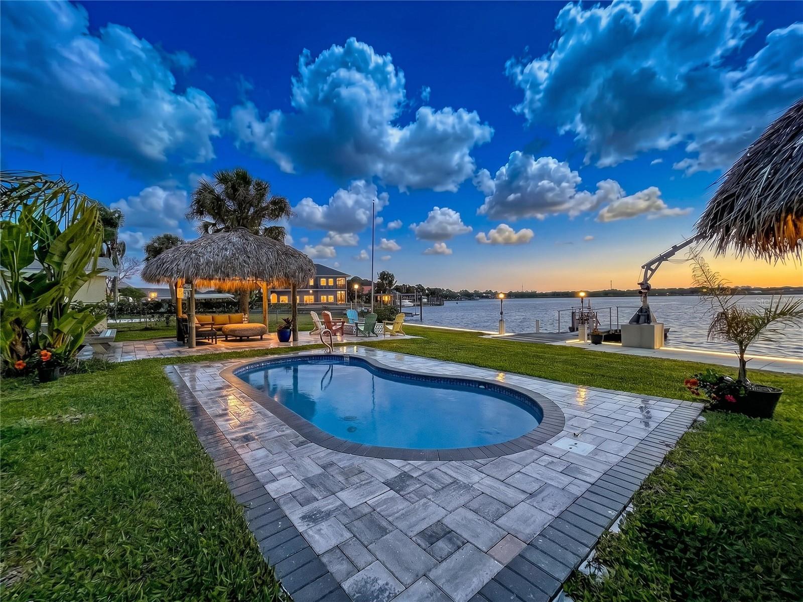 HARBOR ISLES - Residential