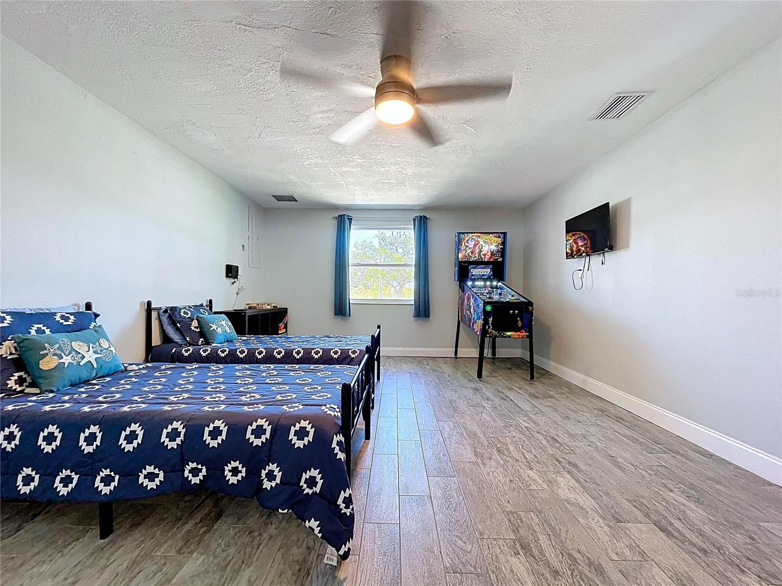 HARBOR ISLES - Residential