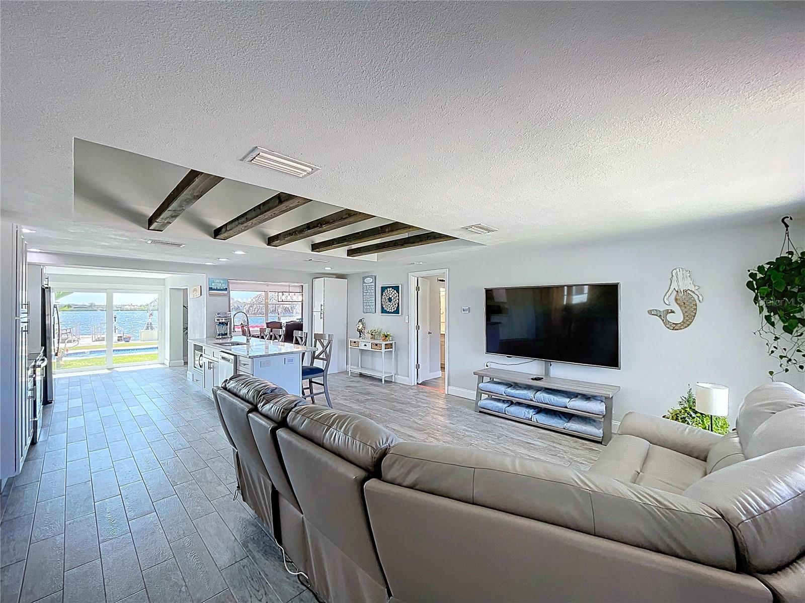 HARBOR ISLES - Residential