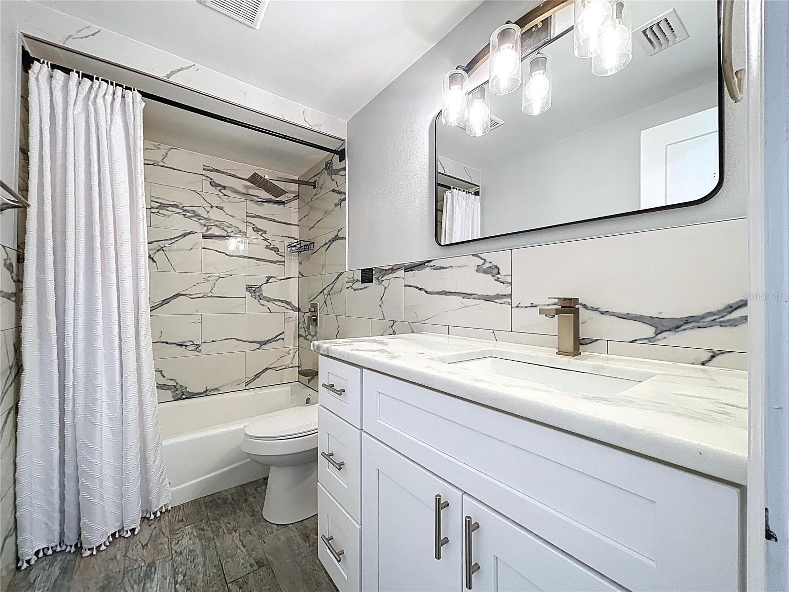 HARBOR ISLES - Residential