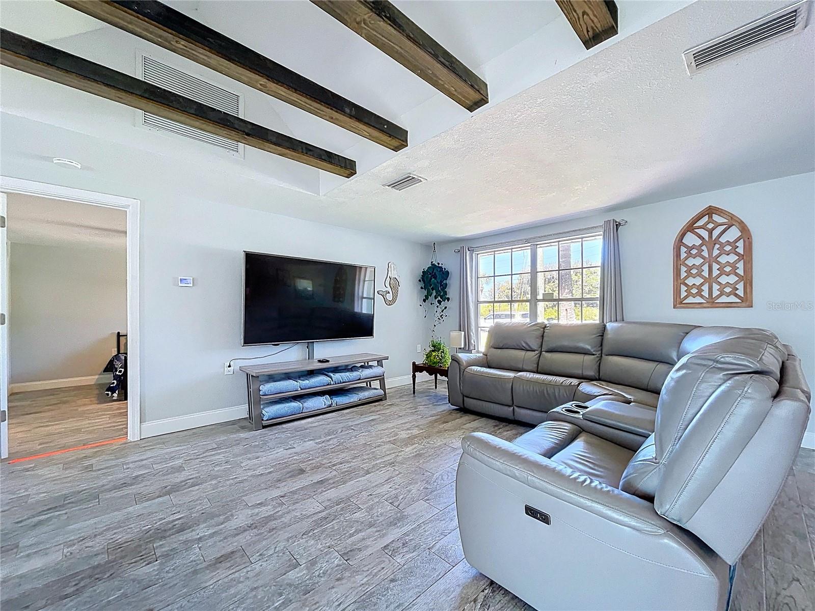 HARBOR ISLES - Residential