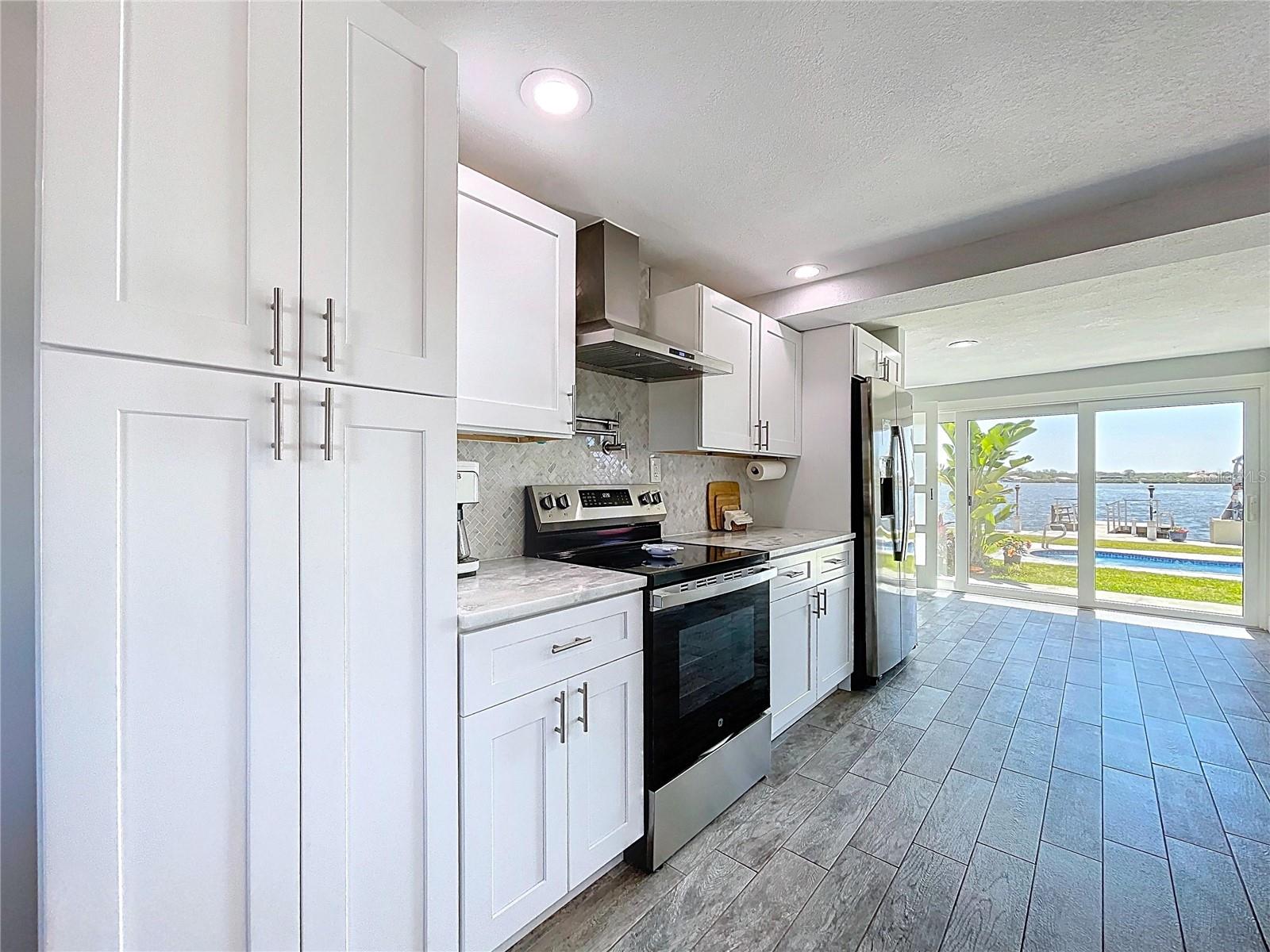 HARBOR ISLES - Residential