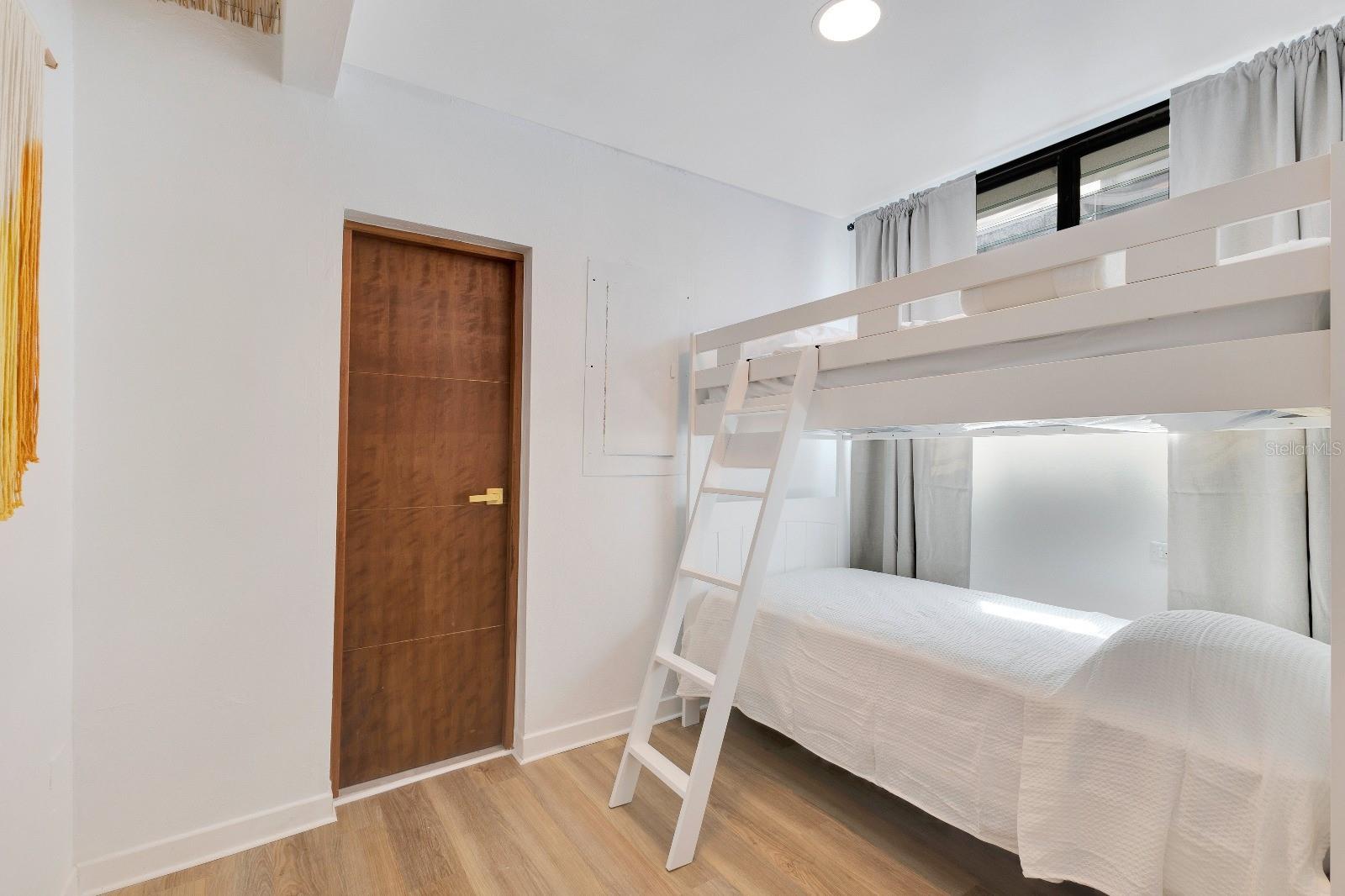 CECILIAS PLACE CONDOMINIUM - Residential