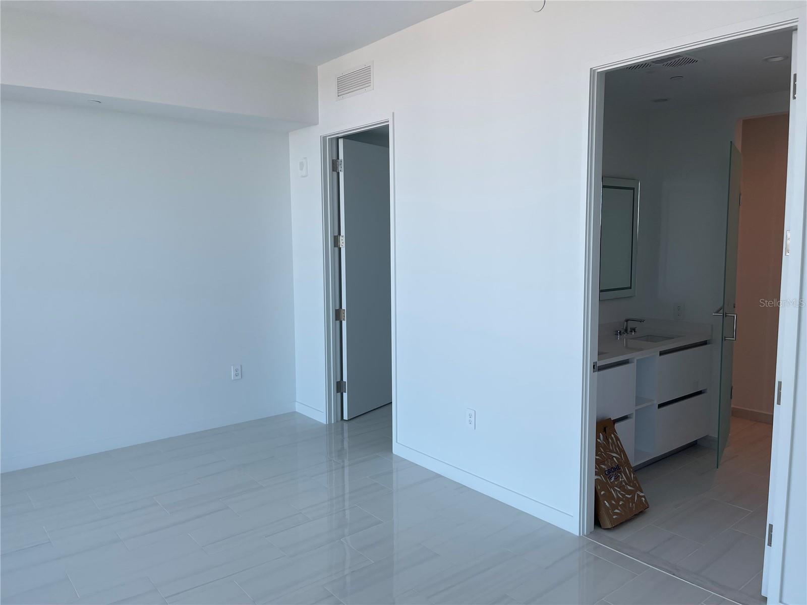400 CENTRAL AVE 2708