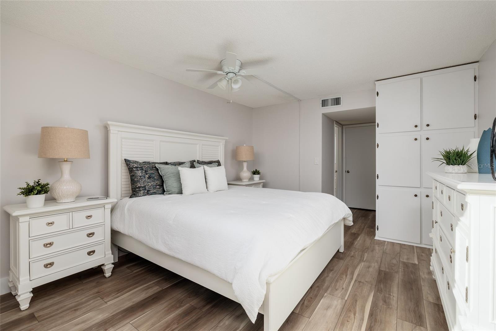 WINSTON PARK NORTHEAST - Residential