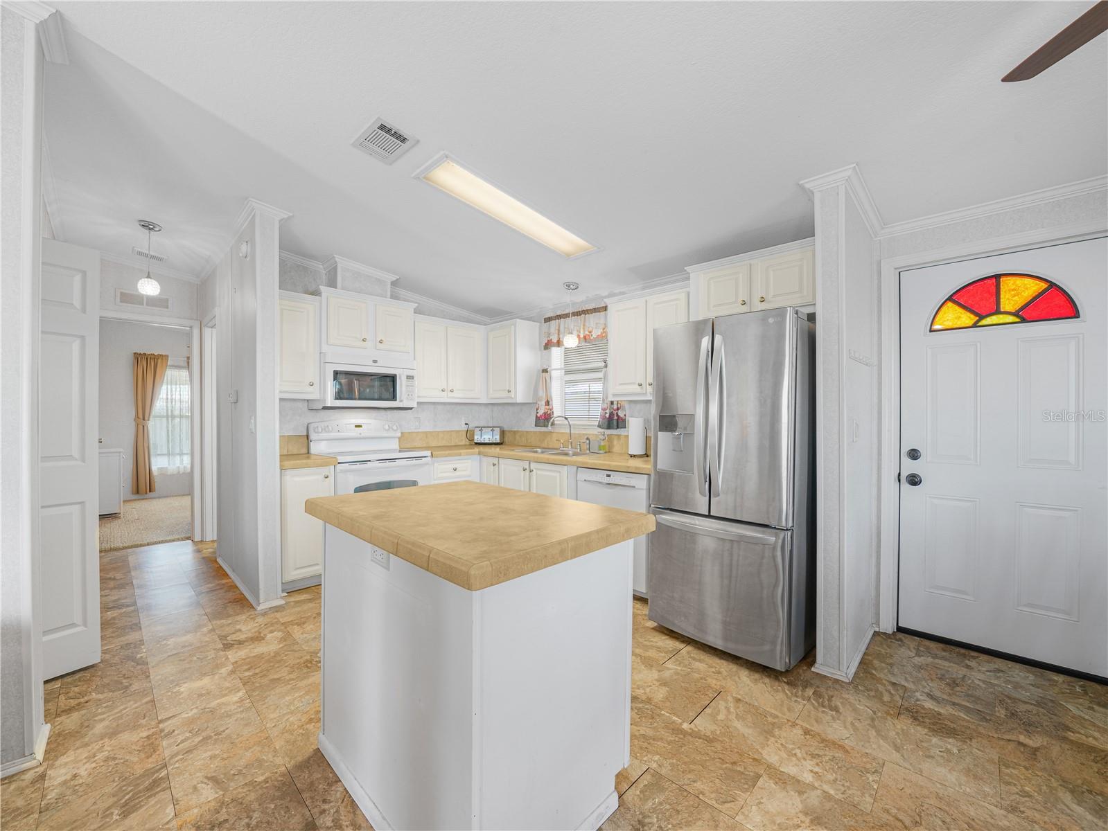 SADDLEBAG LAKE - Residential