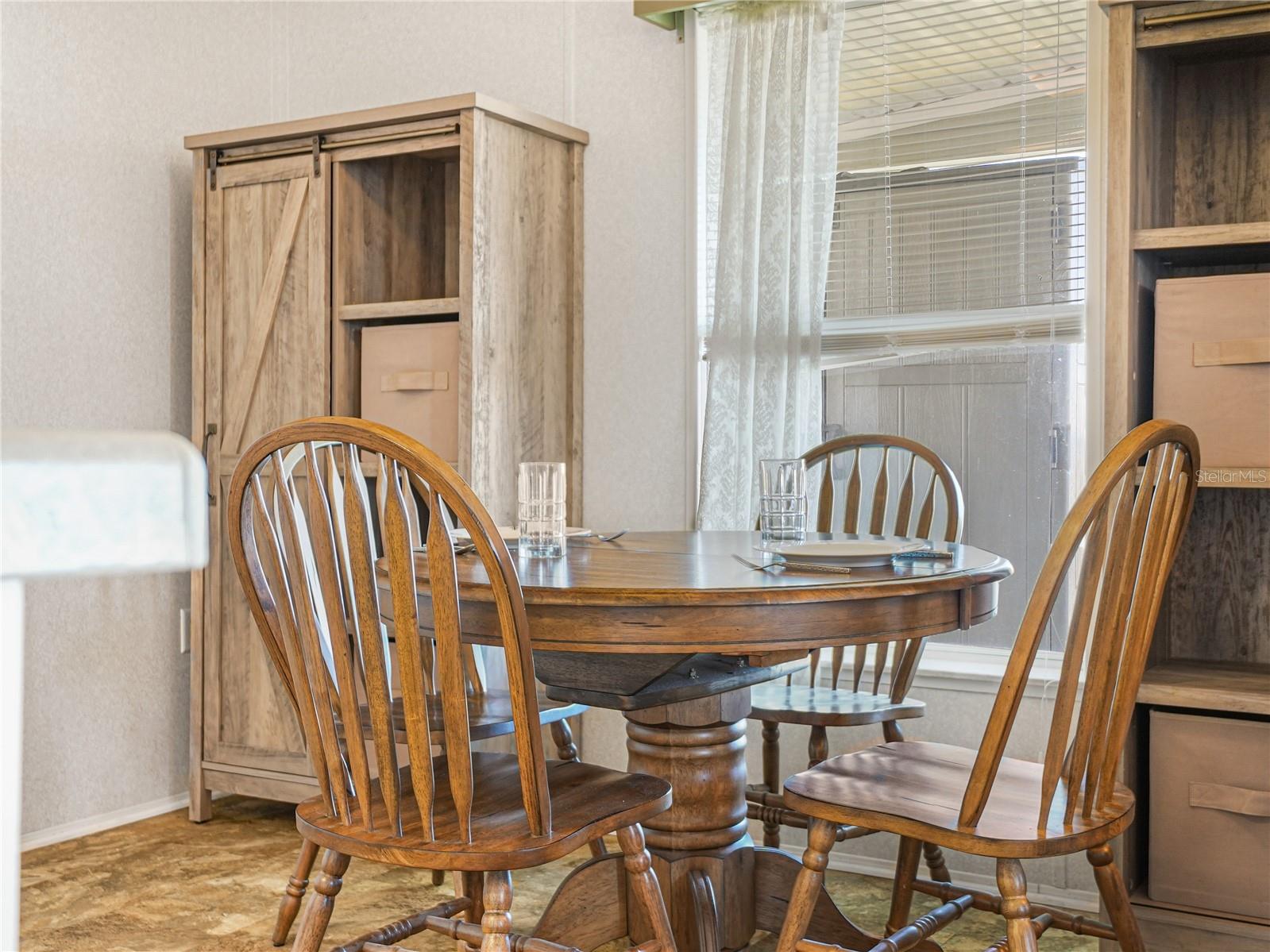 SADDLEBAG LAKE - Residential