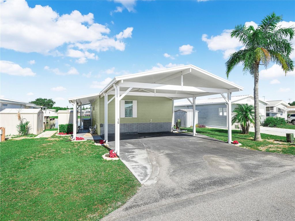 Photo of 16 Queen Of Waters Street, Lake Wales, FL 33898 (MLS # K4903141)