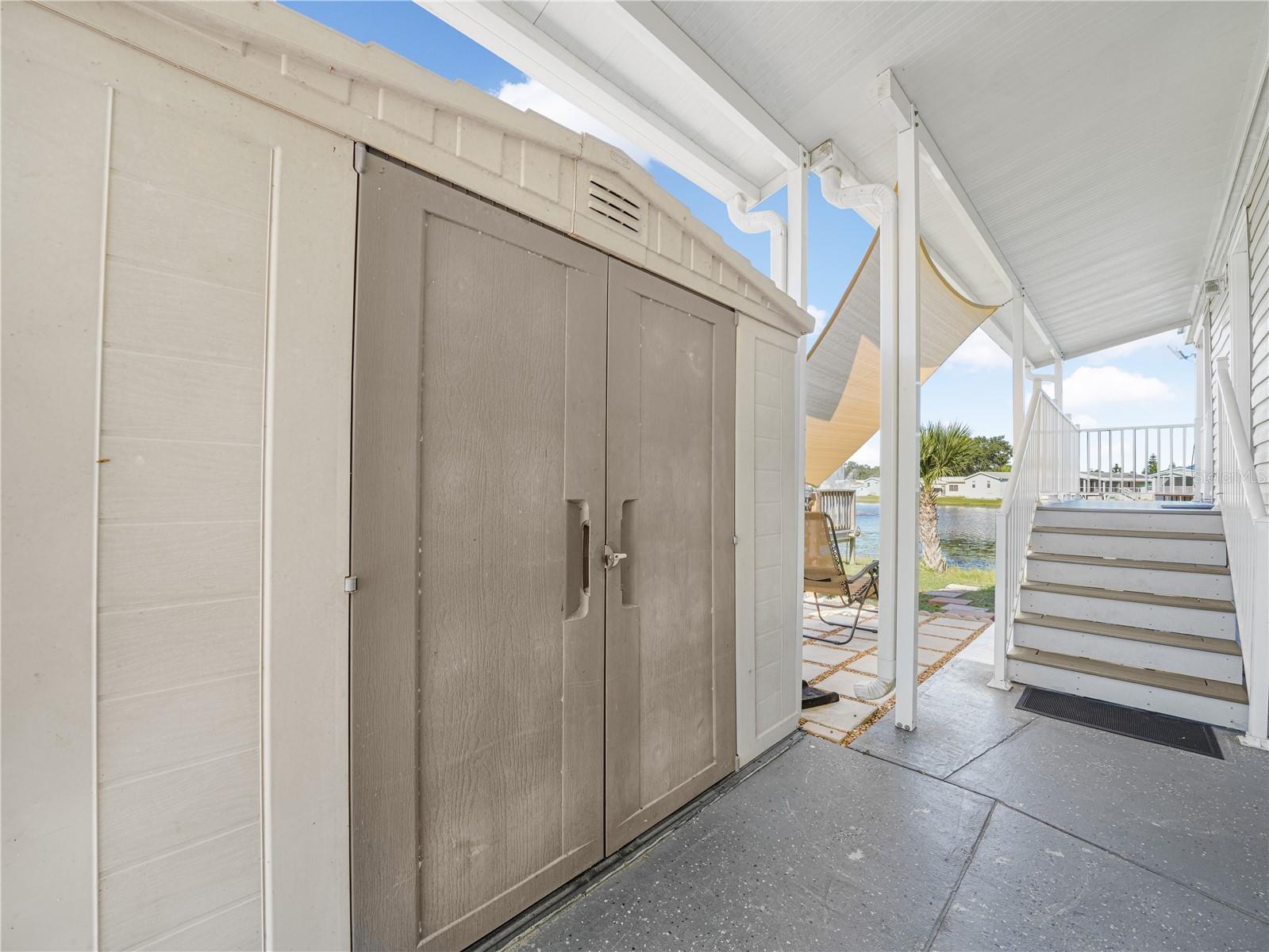 SADDLEBAG LAKE - Residential