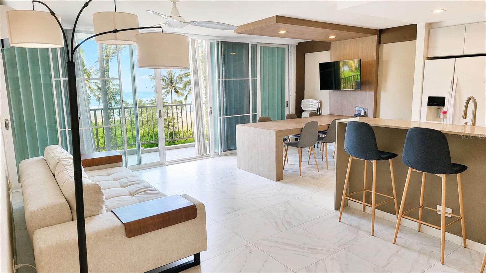 4745 AVE ISLA VERDE 4-D