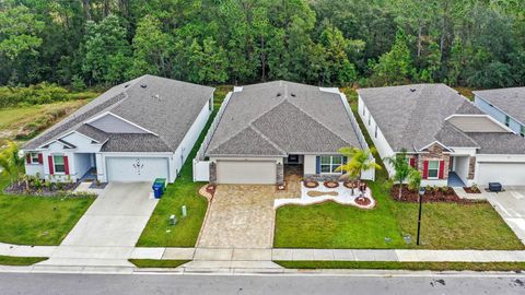 A home in WINTER HAVEN