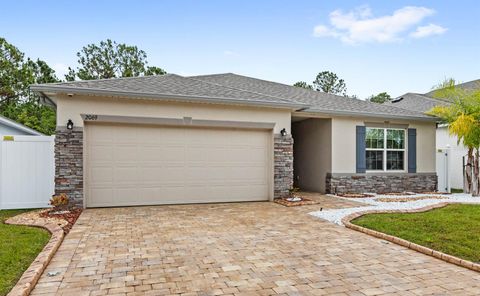 A home in WINTER HAVEN