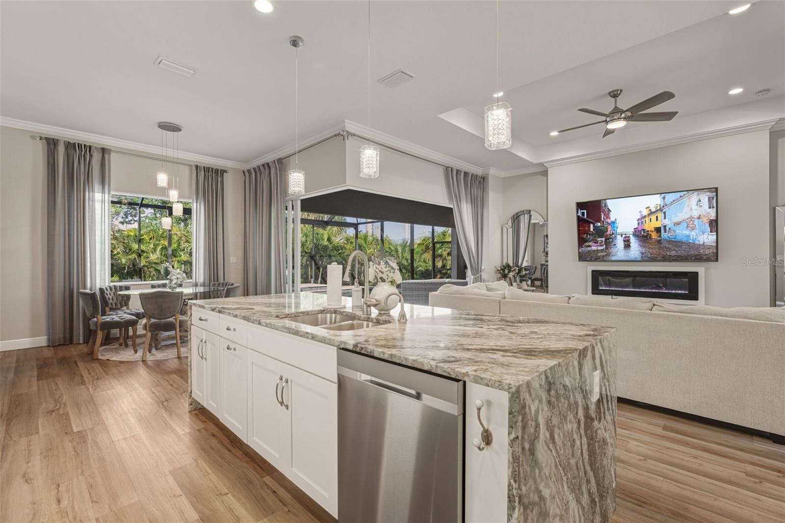SOUTH GULF COVE - Residential