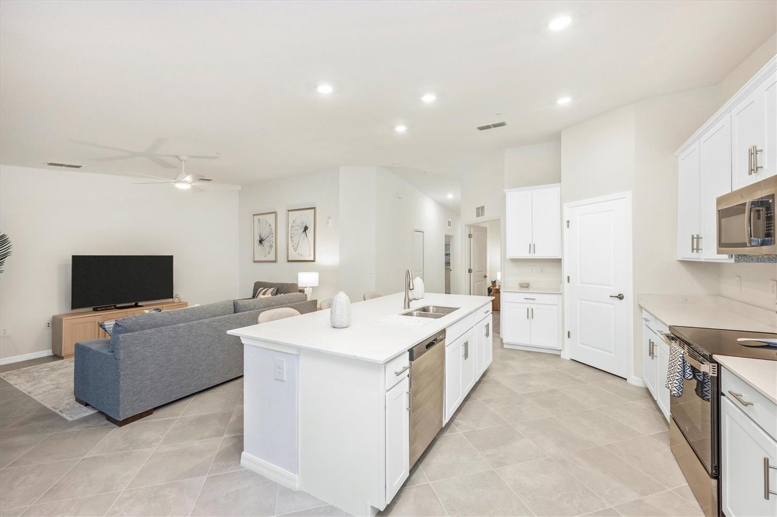 WELLEN PARK GOLF & COUNTRY CLUB - Residential