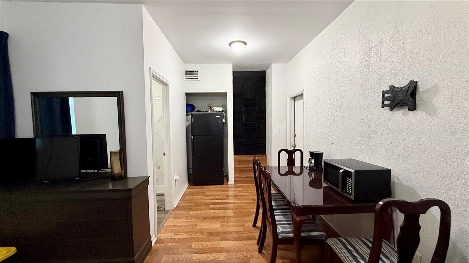 HUTTON REP - Residential