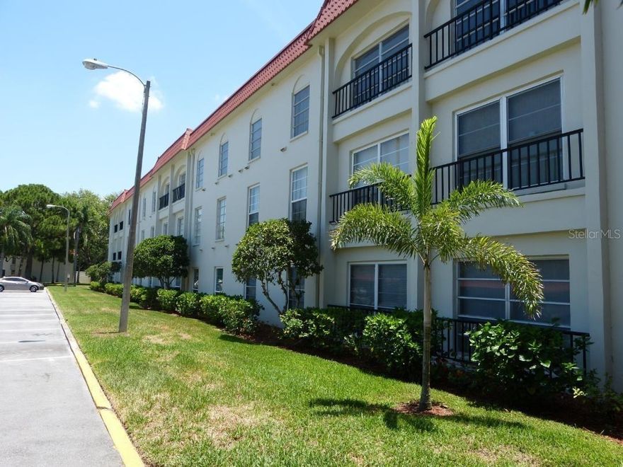 BEAUTIFUL 3RD FLOOR UNIT WITH UPDATED APPLIANCES, FIXTURES, WINDOWS, FLOORS, PAINT, AND KITCHEN GRANITE WITH CARRARA MARBLE BACKSPLASH ! CARPORT WITH STORAGE INCLUDED! FURNITURE/KITCHENWARE, ETC INCLUDED PER INVENTORY!  PRESENTLY LEASED... ALL LOCATED IN DUNEDIN'S LARGEST WATERFRONT ALL-AGE, PET FRIENDLY COMPLEX ONLY 1 BLOCK FROM SHOPPING, RESTAURANTS, AND THE PINELLAS TRAIL! ON-SITE PRIVATE BEACH, WATERFRONT PARKS, CLUBHOUSE, REC BLDG, HEATED POOL, AND FITNESS CENTER, PLUS KAYAK LAUNCHING! ROOM SIZES APPX,, SMALL YEARLY MAINT. FEE FOR CARPORT. 4 MONTH MIN. LEASE AFTER 1 YEAR WAIT , EXISTING TENANTS GRANDFATHERED IN. PHOTOS TAKEN PRIOR TO TENANT OCCUPANCY TO SHOW FURNITURE INCLUDED.