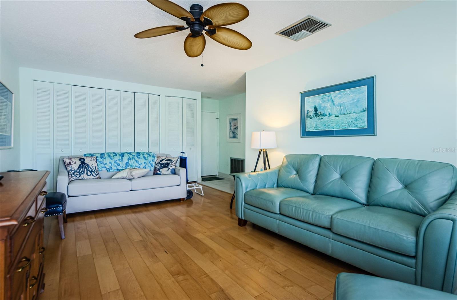 MEDITERRANEAN MANORS - Residential