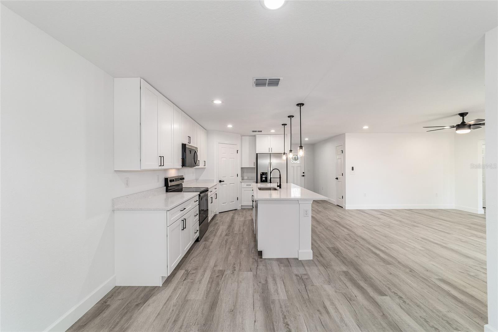 SILVER SPGS SHORES UN 24 - Residential