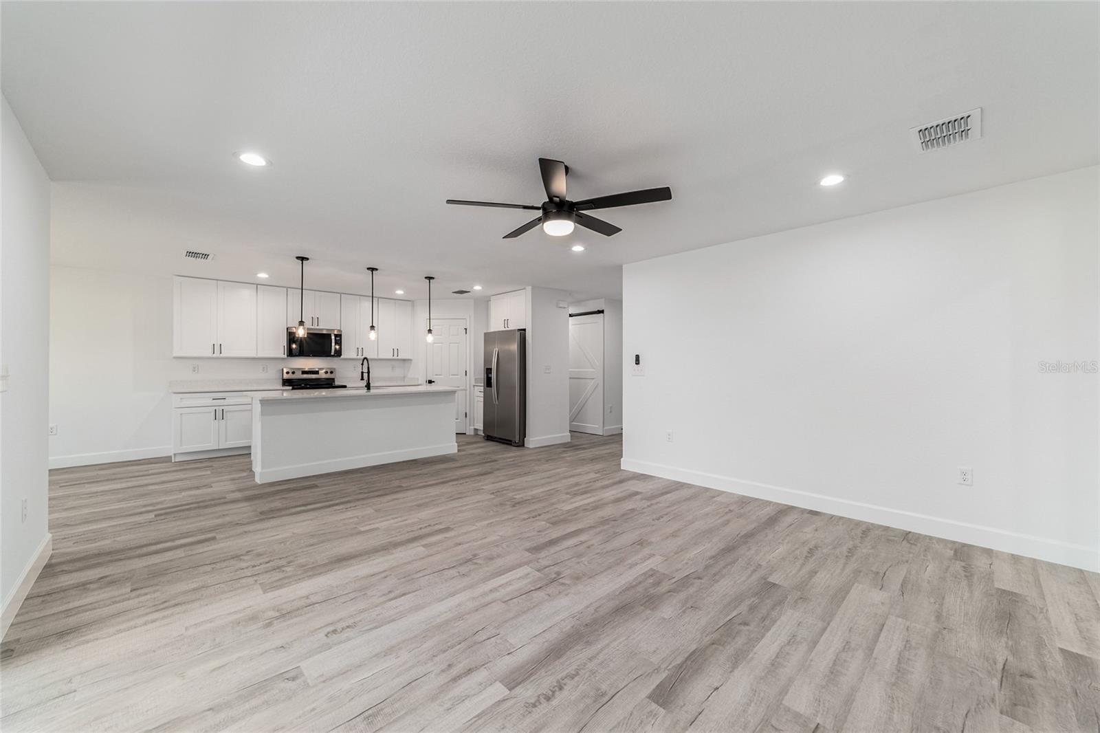 SILVER SPGS SHORES UN 24 - Residential