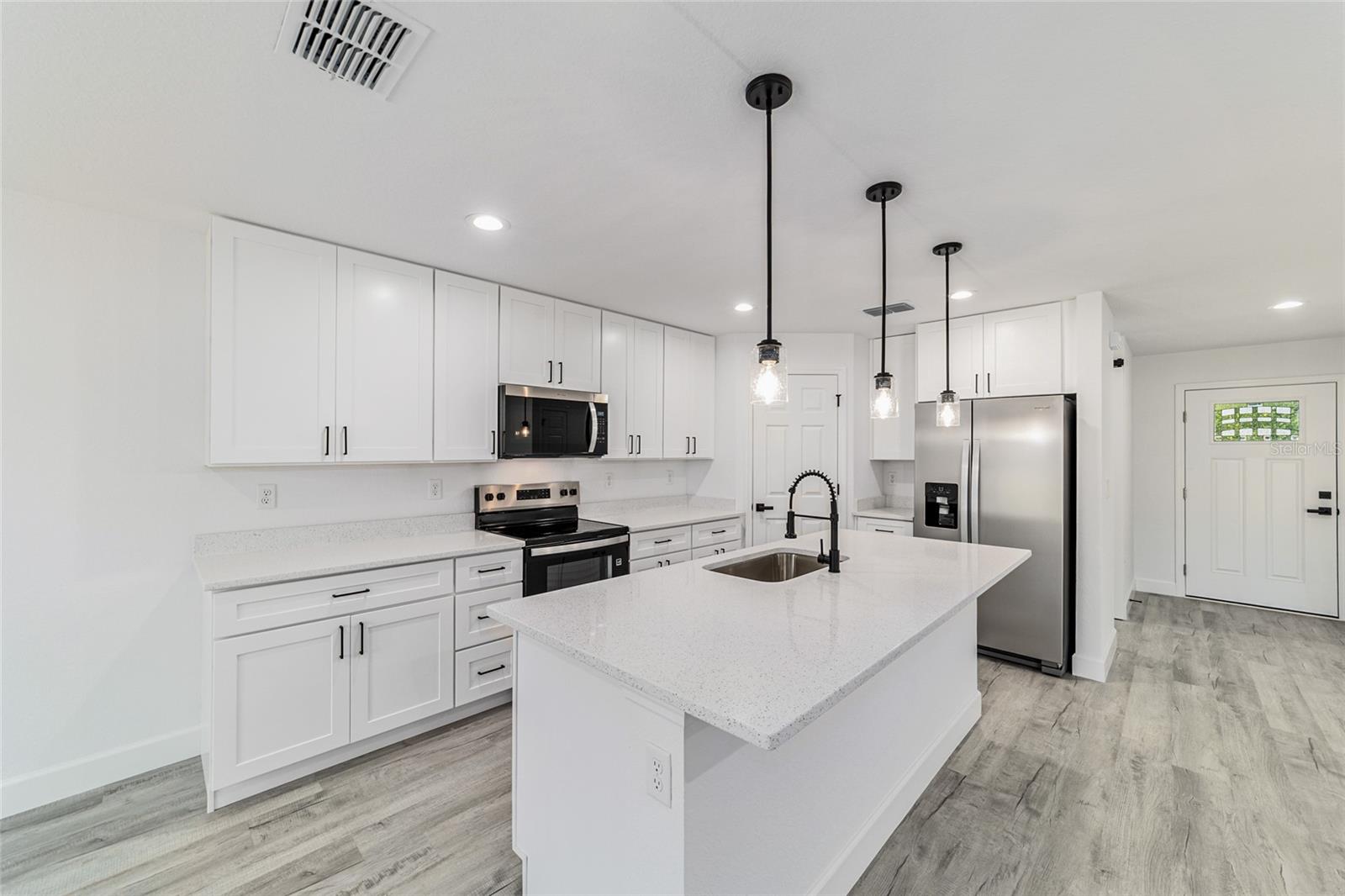 SILVER SPGS SHORES UN 24 - Residential