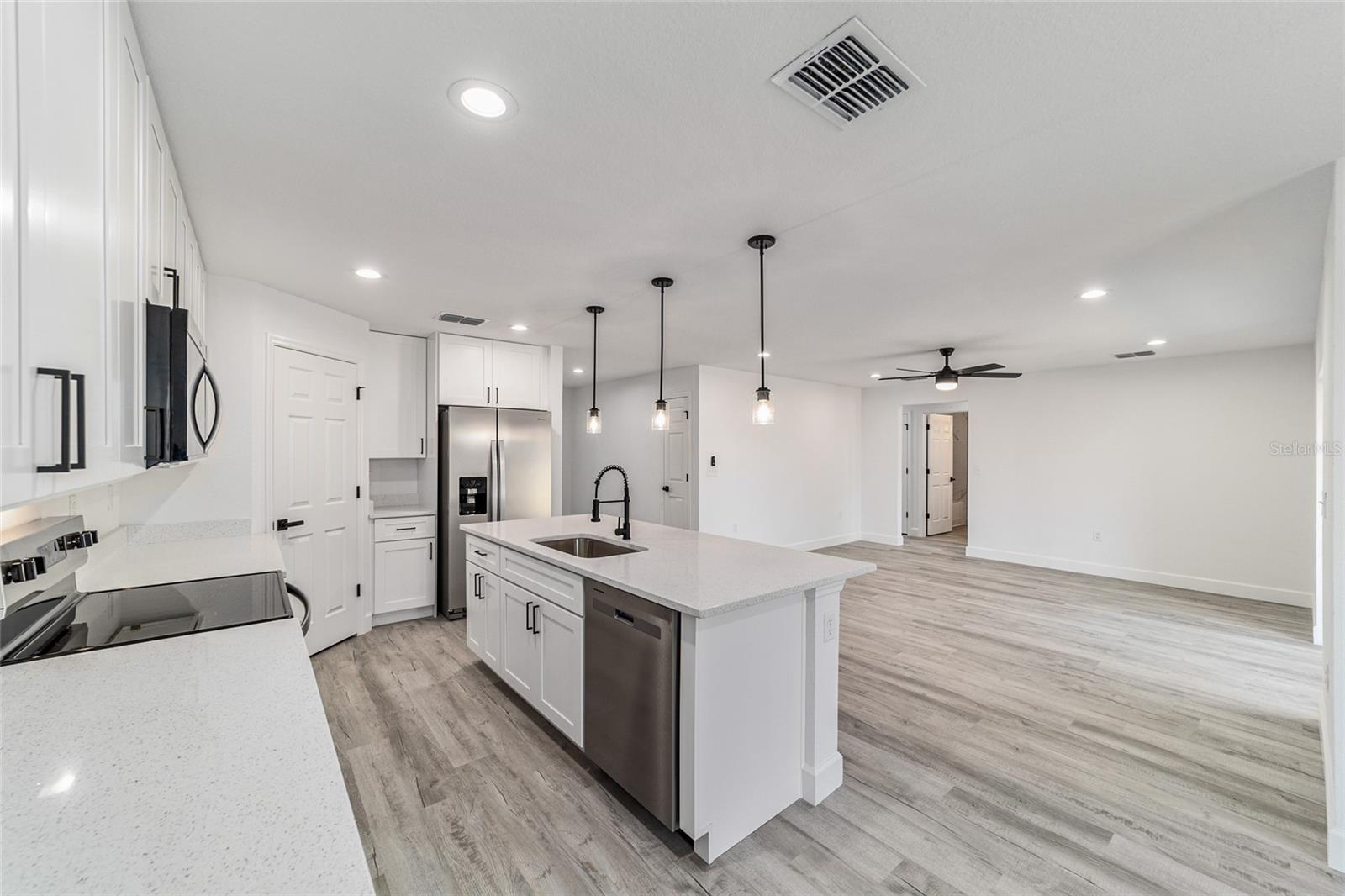 SILVER SPGS SHORES UN 24 - Residential