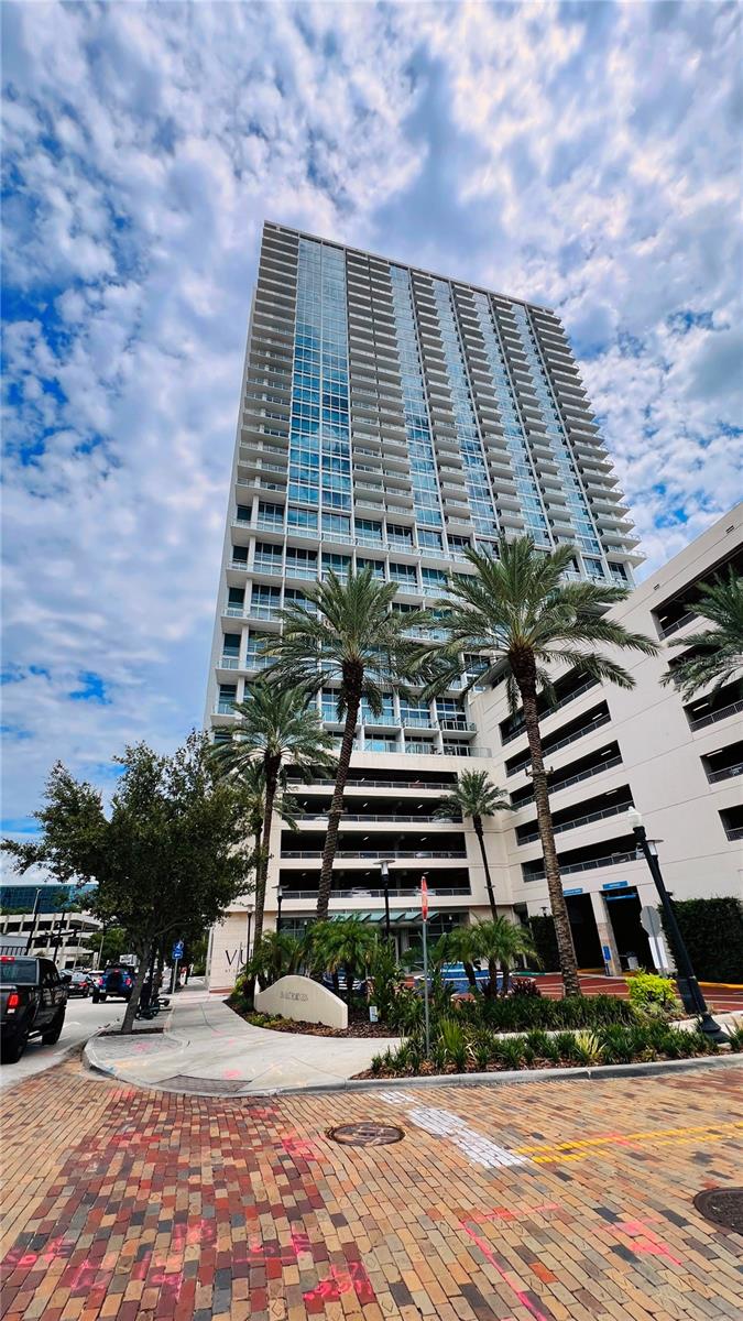 150 E ROBINSON STREET 3102