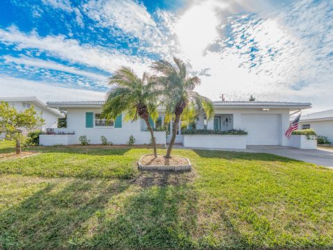 A home in SEMINOLE