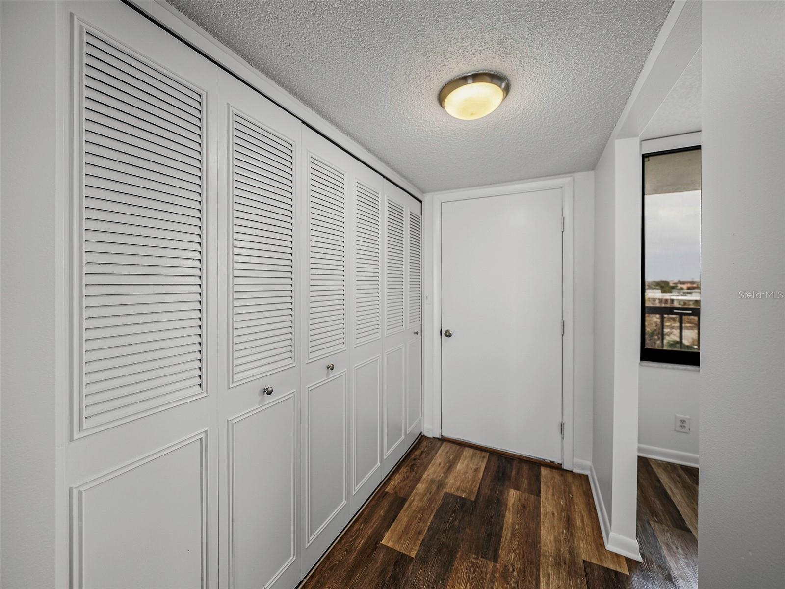7100 SUNSET WAY 405